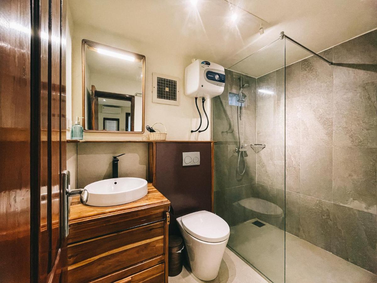 Cool Breeze Authentic Hotel Labuan Bajo Komodo Exterior photo
