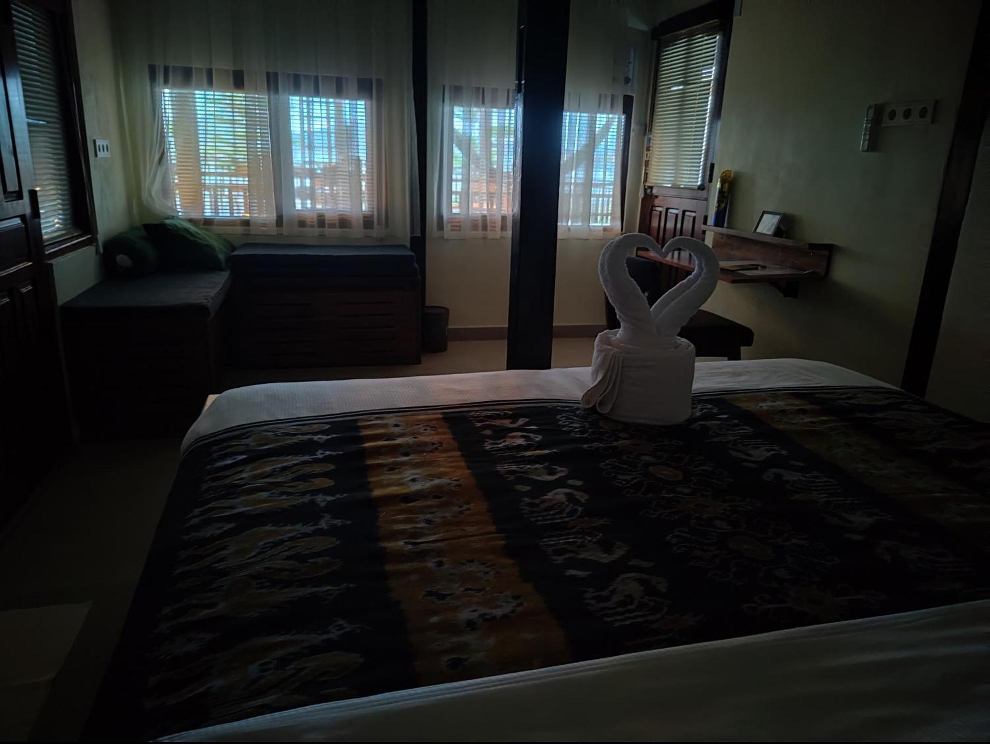 Cool Breeze Authentic Hotel Labuan Bajo Komodo Room photo