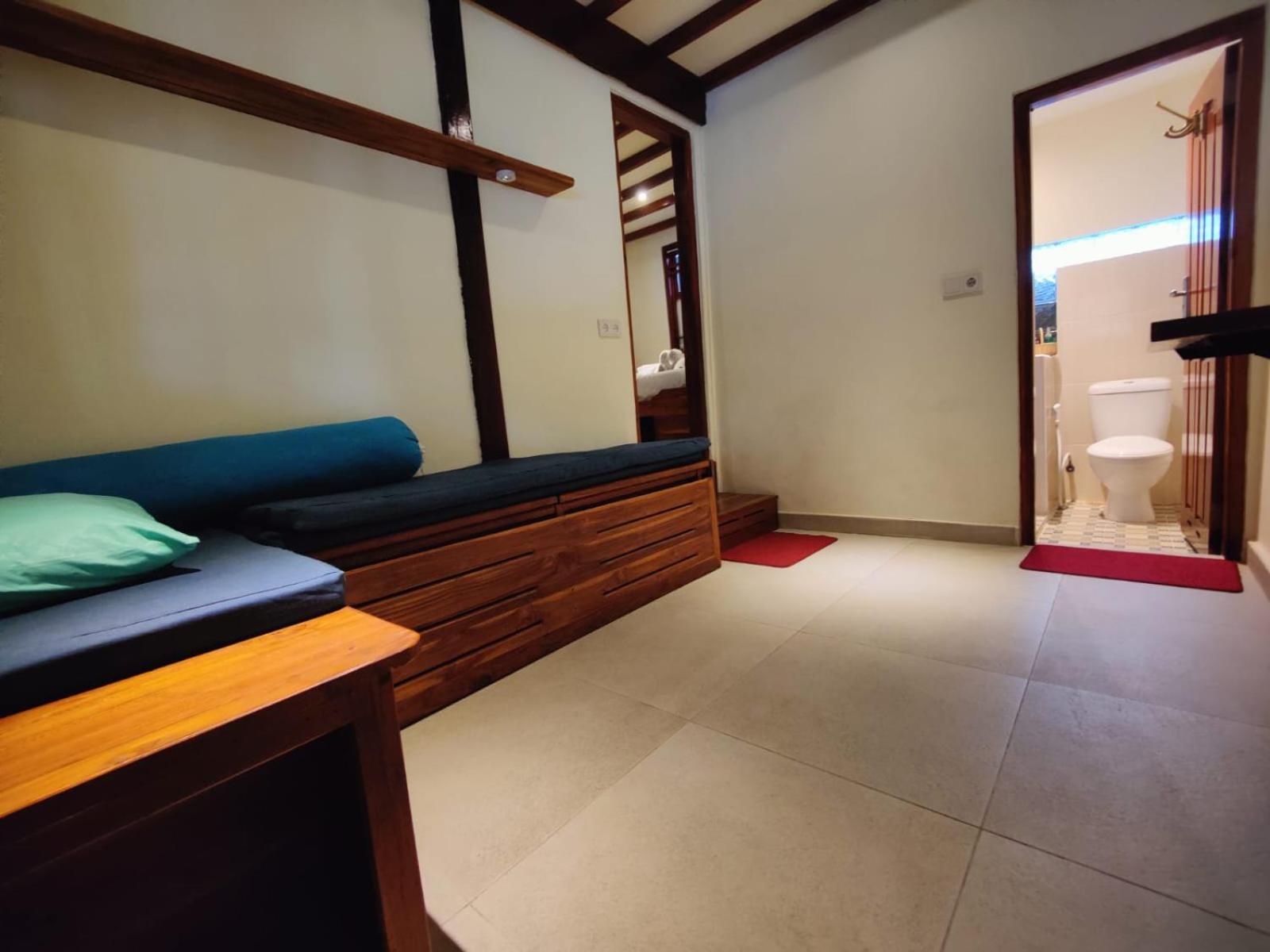 Cool Breeze Authentic Hotel Labuan Bajo Komodo Exterior photo